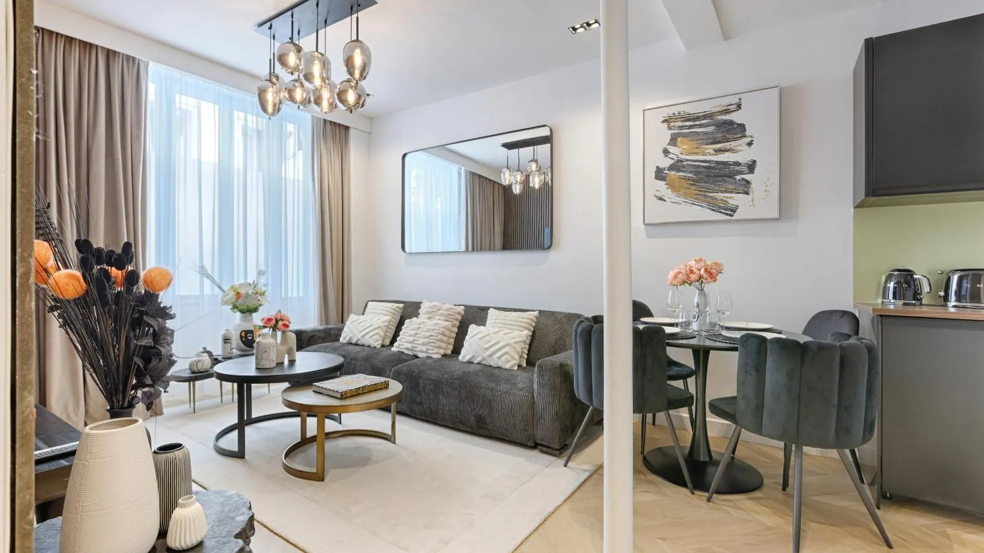 Stylish 2 Bedroom Near Montmartre Sacre Coeur *